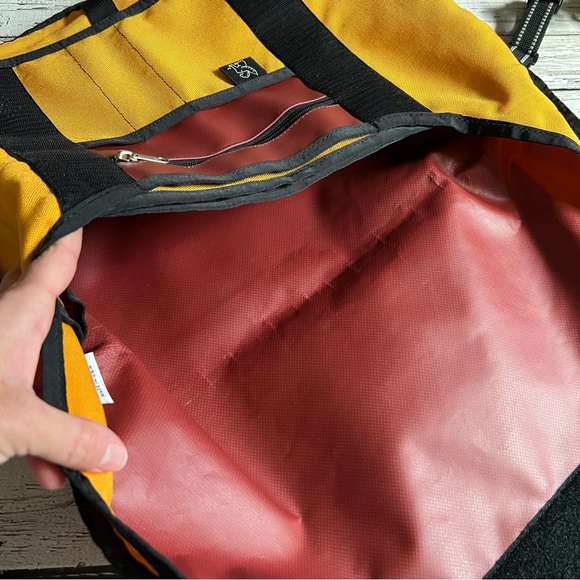 Limited Edition Chrome Mini Metro Messenger Bag - Picture 17 of 17